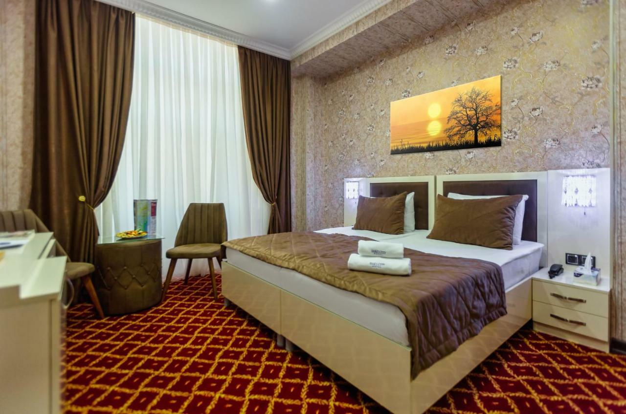 City Hotel Баку Екстер'єр фото